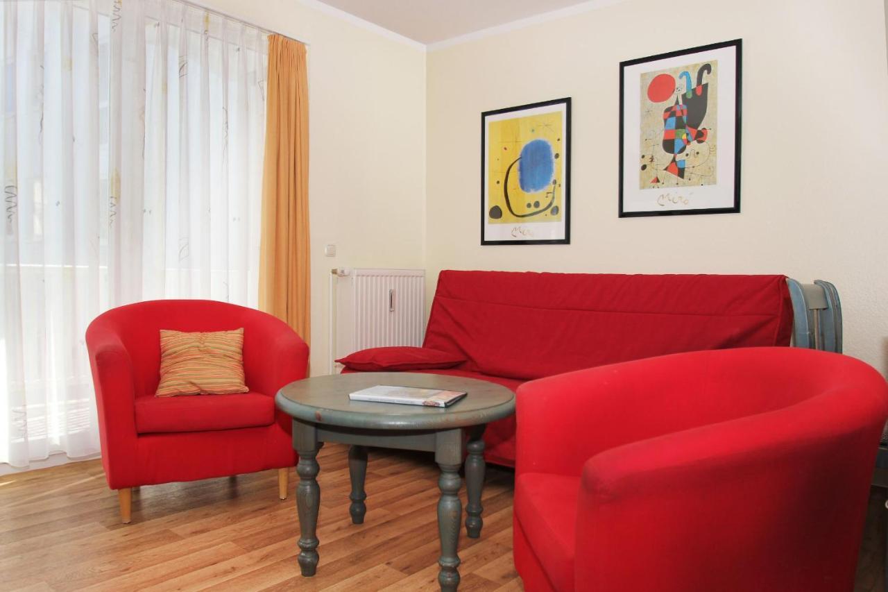 Balkon, Gratis Nutzung Vom Ahoi Erlebnisbad Und Sauna In Sellin - Villa Karola Fewo 09 奥斯特巴德·哥伦 外观 照片
